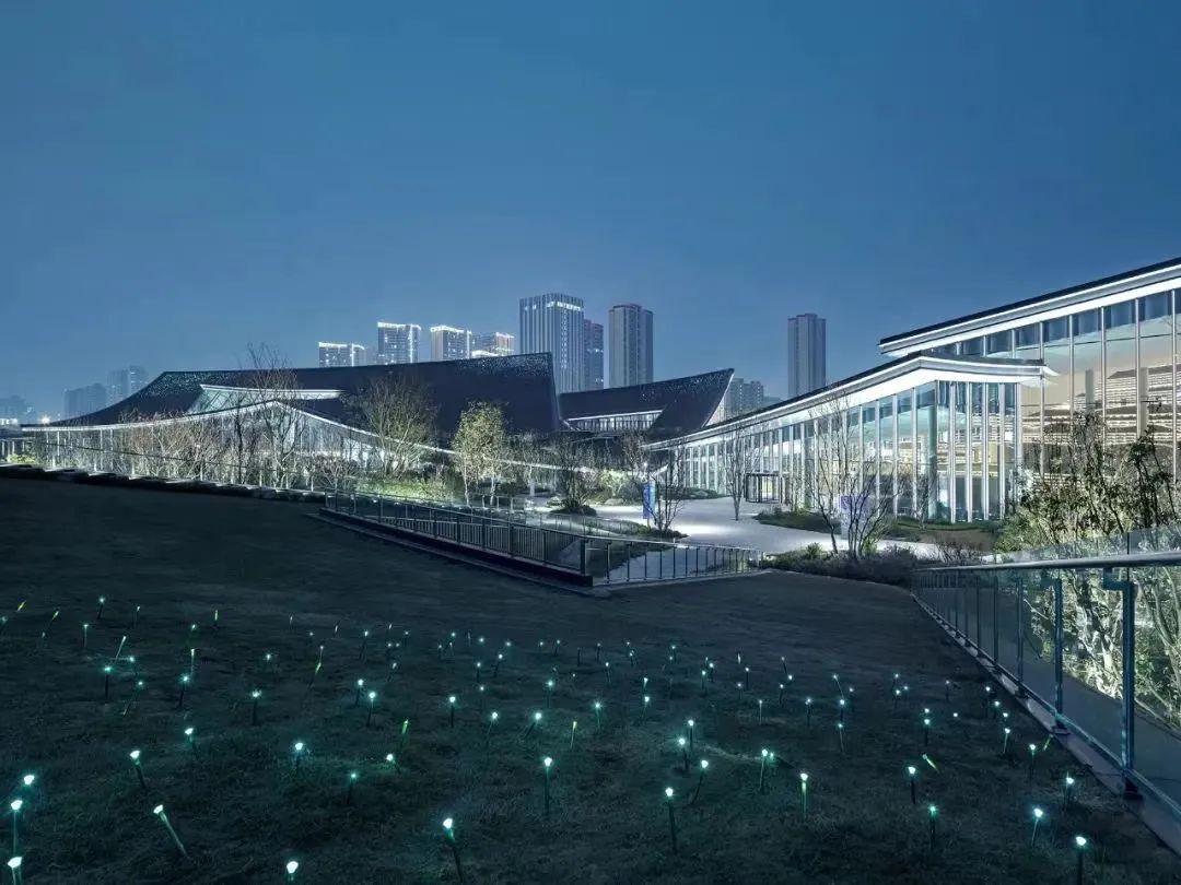 过百万人来打卡，成都这座新地标惊艳了