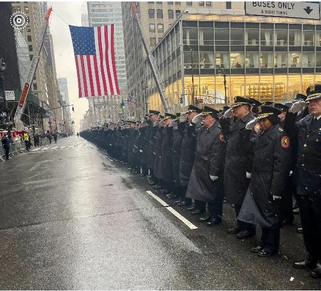 美国警察为什么要那么狠？